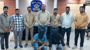 AHILYNAGAR |<br>💥 वृद्धांच्या गळ्यातील दागिने हिसकावणारे चोर आणि सोनार जेरबंद! अहिल्यानगर स्थानिक गुन्हे शाखेची मोठी कारवाई