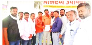 जामखेडचा अतिक्रमण मुद्या पेटला हद्द निश्चीत करण्यास महामार्ग अभियंता चिमटेची टाळाटाळ आजपासून सर्व पक्षि यांच्या वतीने जामखेड बेमुदत बंद चा नारा