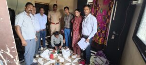 वाशिमच्या शेलुबाजारमध्ये पोलिसांची मोठी कारवाई; गांजा तस्कराच्या घरातून ८७४ ग्रॅम माल जप्त