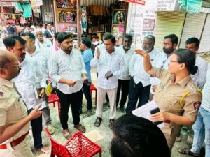 कंधार शहरात अज्ञात चोरट्यांनी केली हॉटेल चिंतामणी ची मोडतोड ; उपविभागीय पोलीस अधिकारी आश्विनी जगताप यांनी केली पाहणी