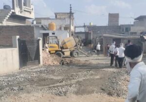 अहो आश्चर्यम;आधीच सिमेंट रस्ता असलेल्या ठिकाणी पुन्हा क्राॅक्रेटीकरणाचे काम सुरु