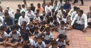 शिक्षकासाठी विद्यार्थ्यांचा ठिय्या! जिल्हा परिषदेत पालक आक्रमक