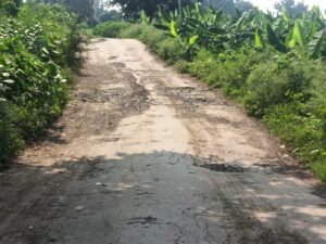 नवरात्रोत्सव तोंडावर; शिरागडचा रस्ता बनला भाविकांसाठी अडथळा!