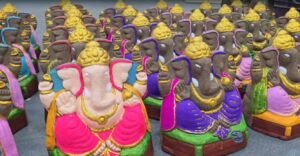 गायीच्या शेणापासून साकारलेल्या गणेशमूर्तींना मोठी मागणी; दिव्यांगांच्या हातून पर्यावरणपूरक बाप्पा!