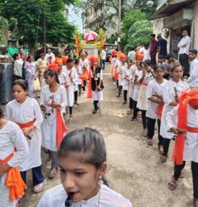 बाल संस्कार विद्या मंदिरात ४९ वा गणेशोत्सव भव्य मिरवणुकीत बाप्पांचे आगमन !