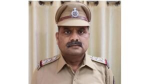 सायबर गुन्हेगारांच्या आमिषाला बळी पडू नका : पोलीस निरीक्षक मोहन बोरसे